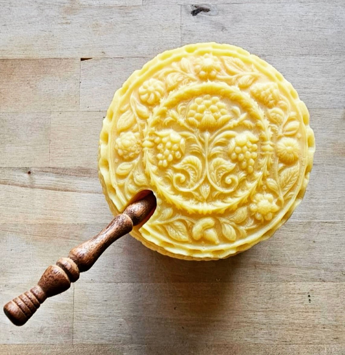 Beeswax Honey Jar - Image 3